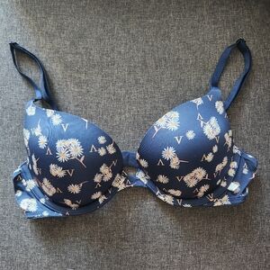 Blue VS Bra